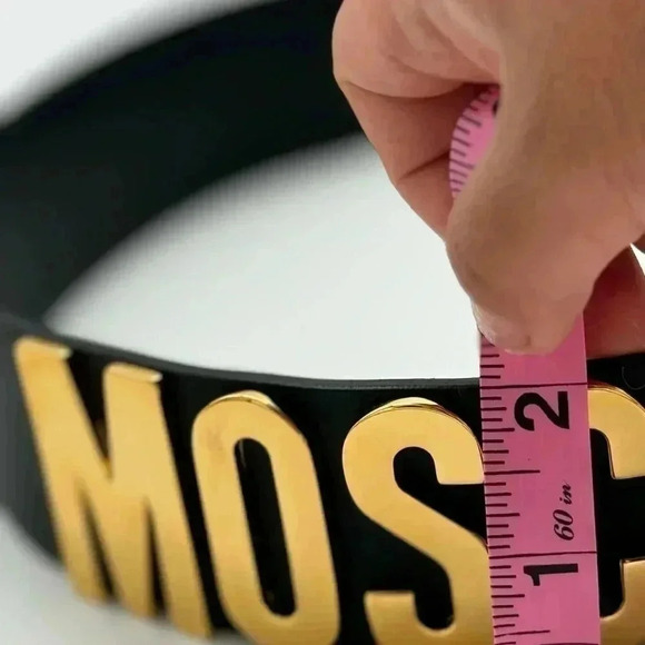 BNWT Not your typical Moschino belt. This is a LARGE MOSCHINO Waist Belt Size 42 - Picture 1 of 13